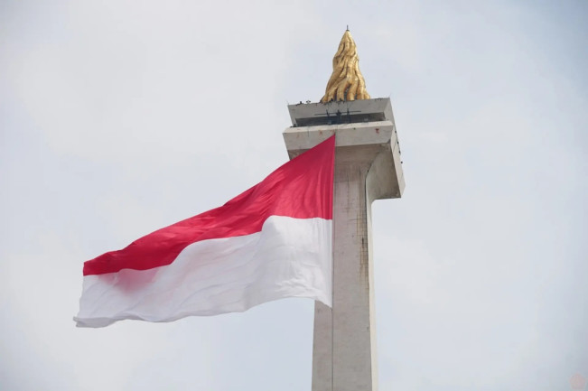 Bendera Merah Putih gagah berkibar saat Gladi Upacara HUT ke-80 TNI. [Dok. TNI]